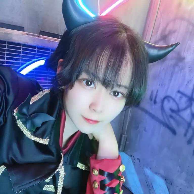 とむ